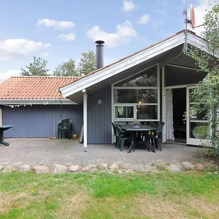 Gaetana - 80m From The Sea By Interhome