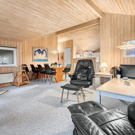 Gaetana - 80m From The Sea By Interhome